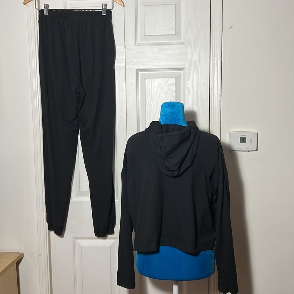 Girlfriend Collective Set Cropped Hoodie and Jogger XS Excellent Condtion Soft - Picture 3 of 5